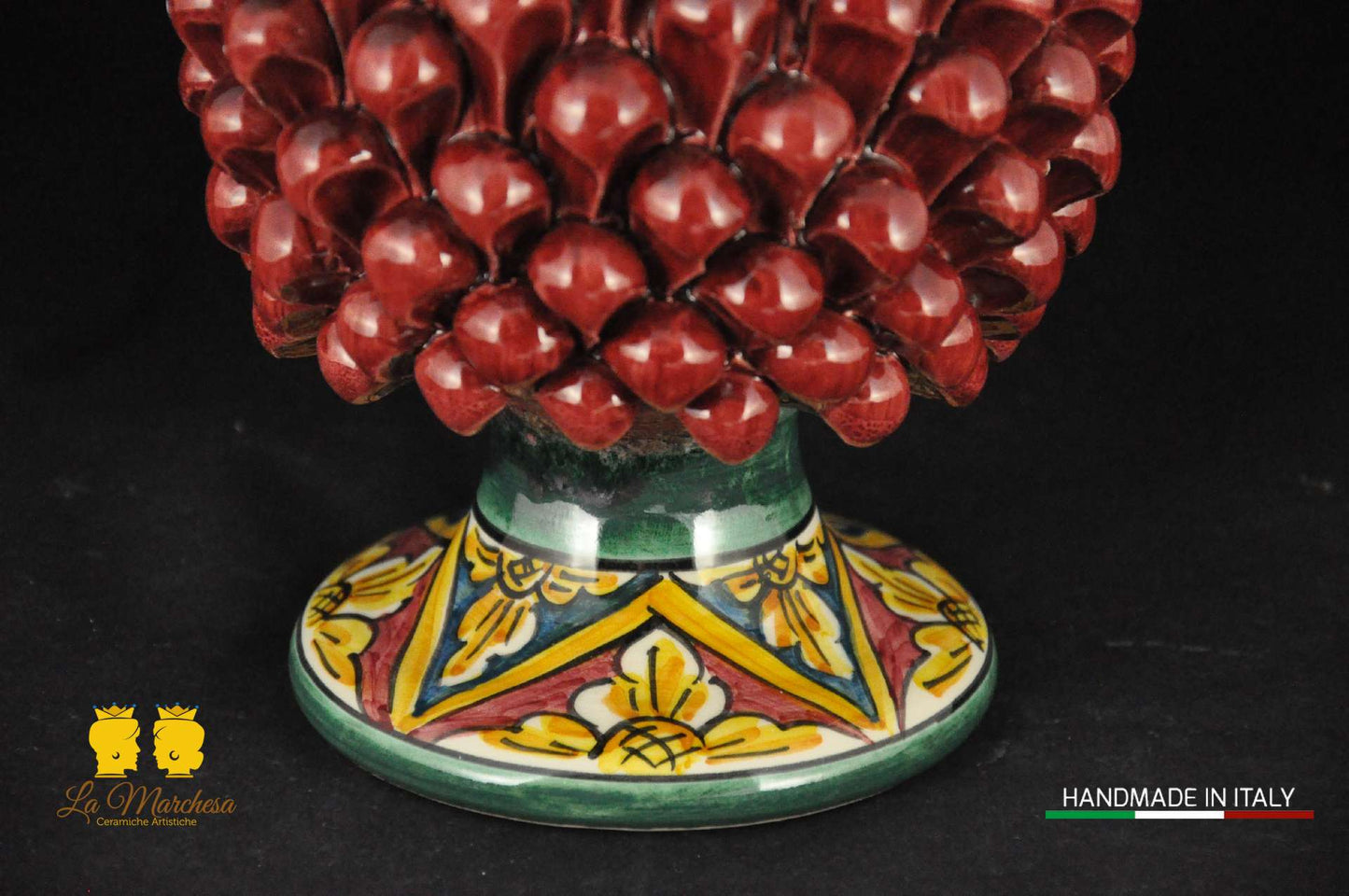 Pigna siciliana in ceramica di Caltagirone bordeaux cm27