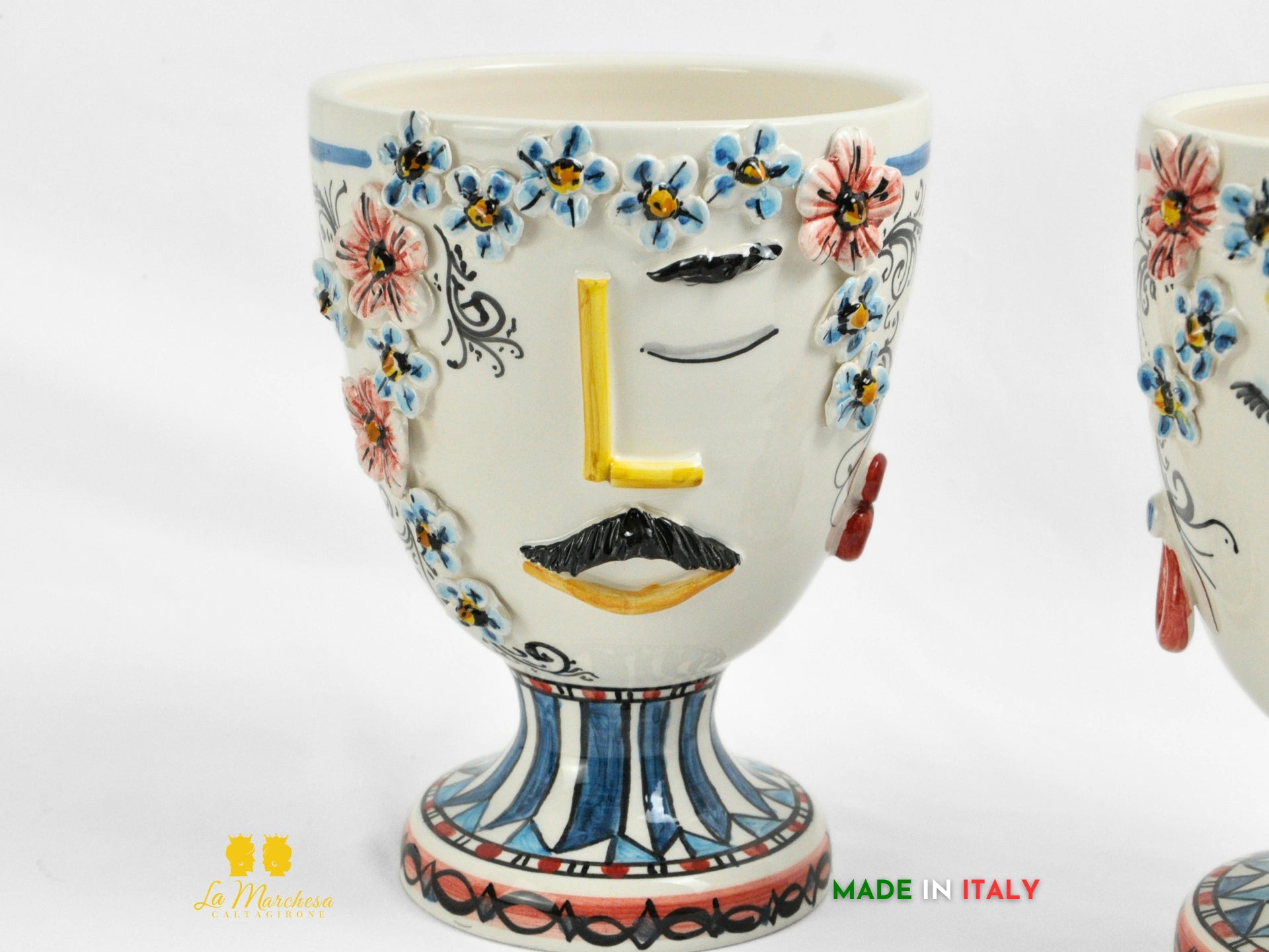 portavasi con piedistallo in ceramica di caltagirone